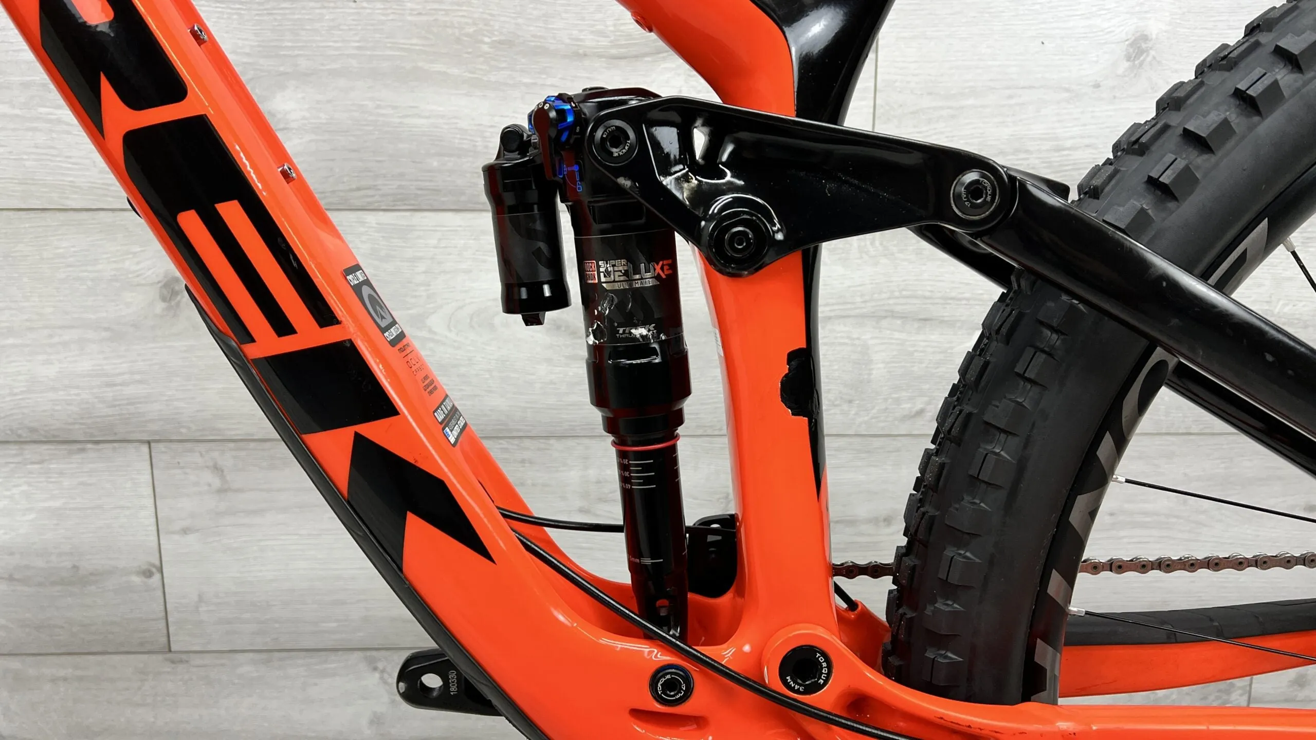 2018 Trek Slash 9.8  Mountain Bike - Small