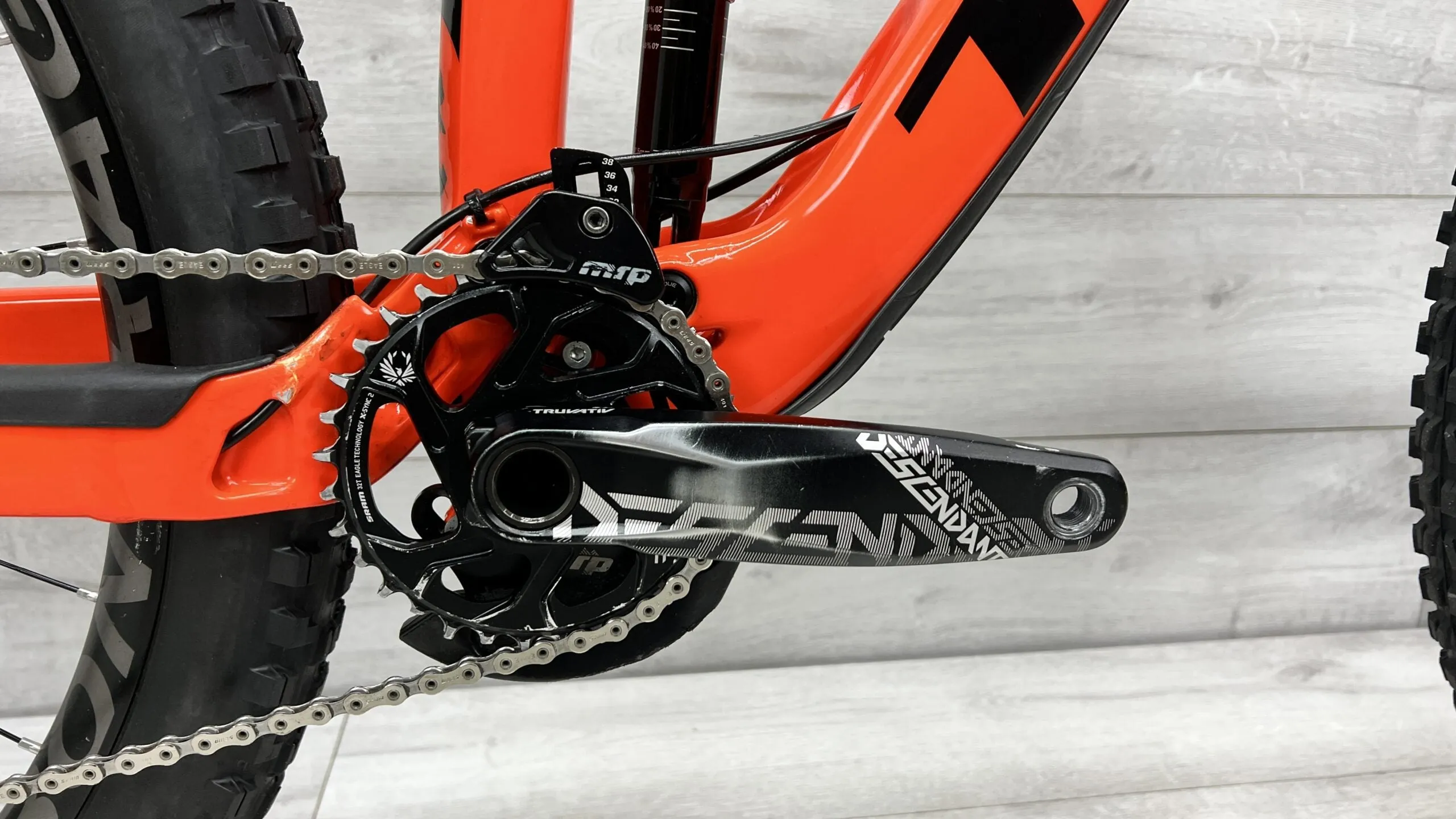 2018 Trek Slash 9.8  Mountain Bike - Small