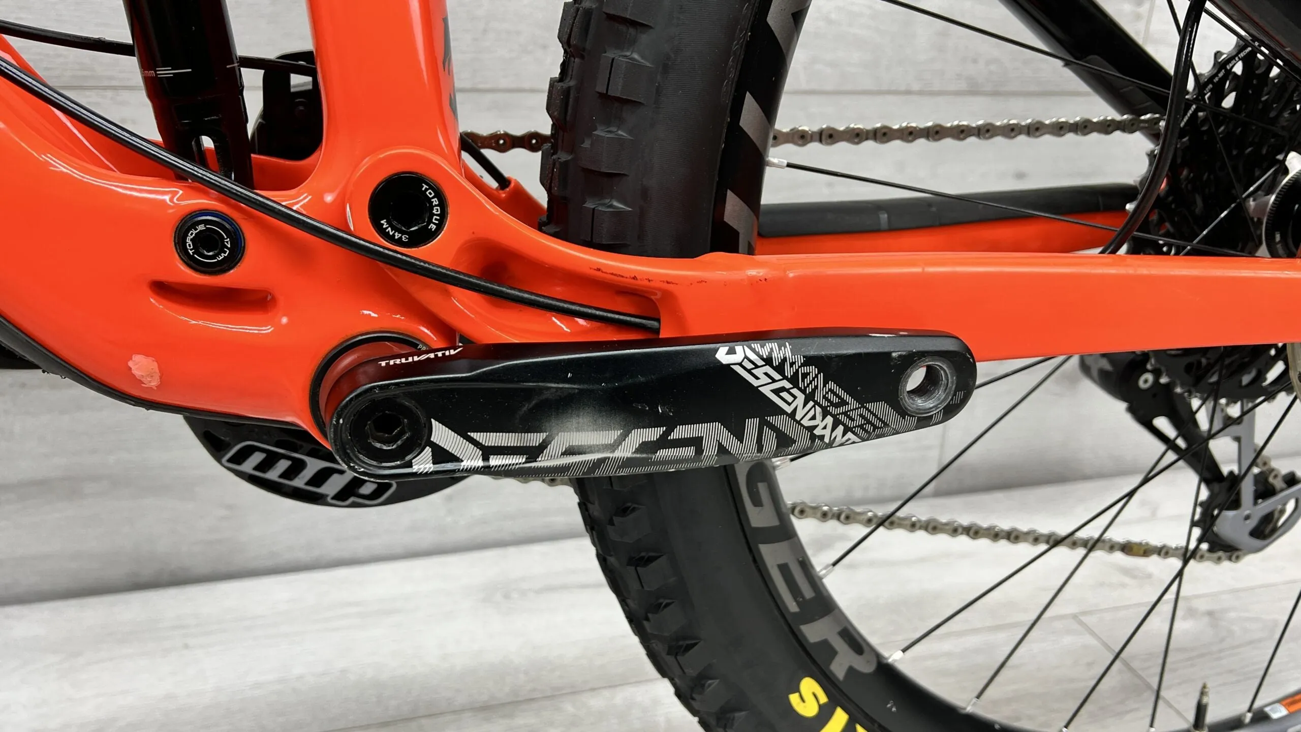 2018 Trek Slash 9.8  Mountain Bike - Small