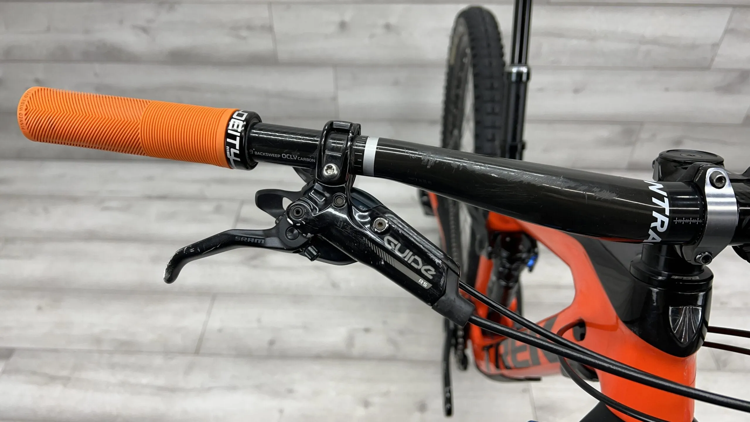 2018 Trek Slash 9.8  Mountain Bike - Small