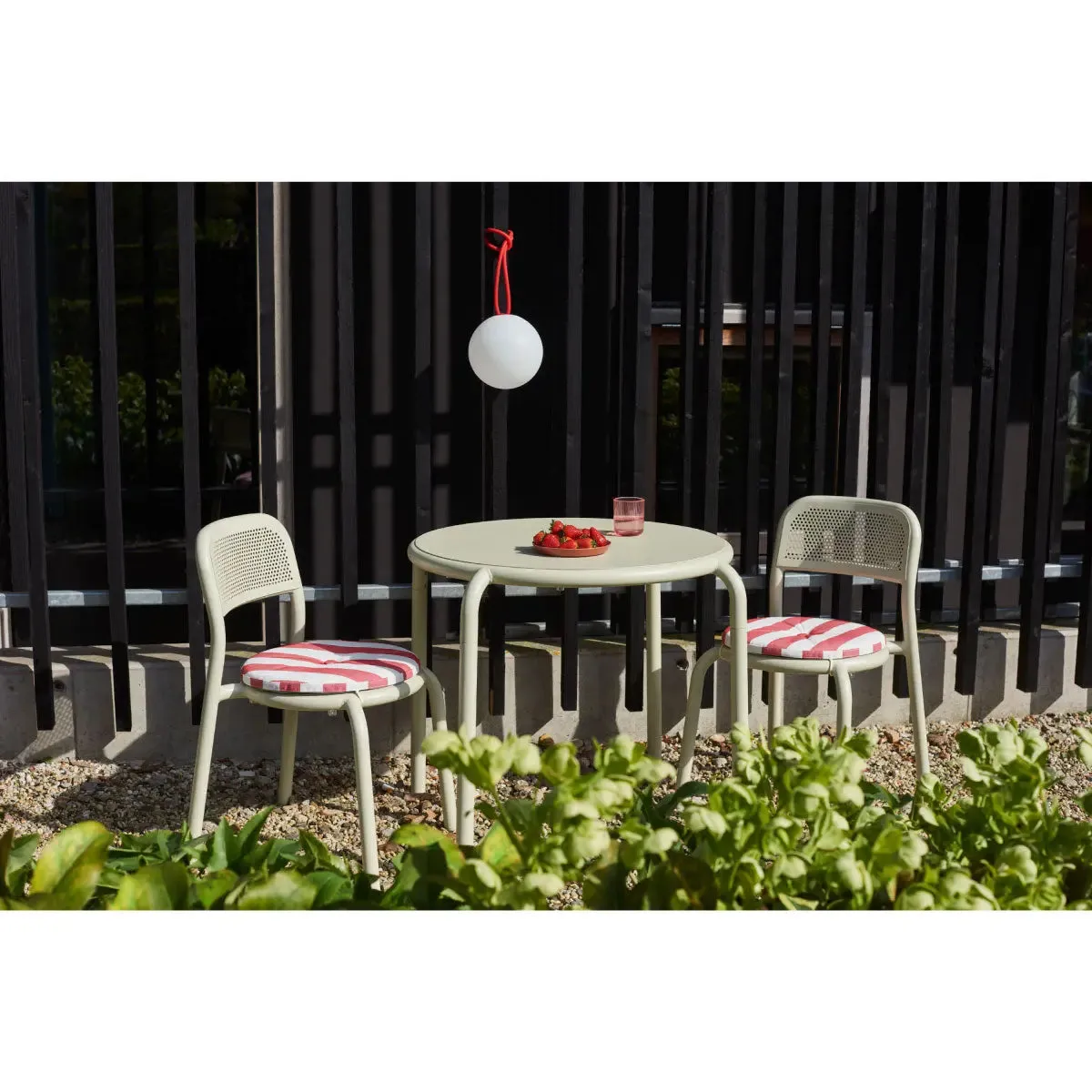 Fatboy Toni Bistro 2-Seat Dining Table & Chair Set