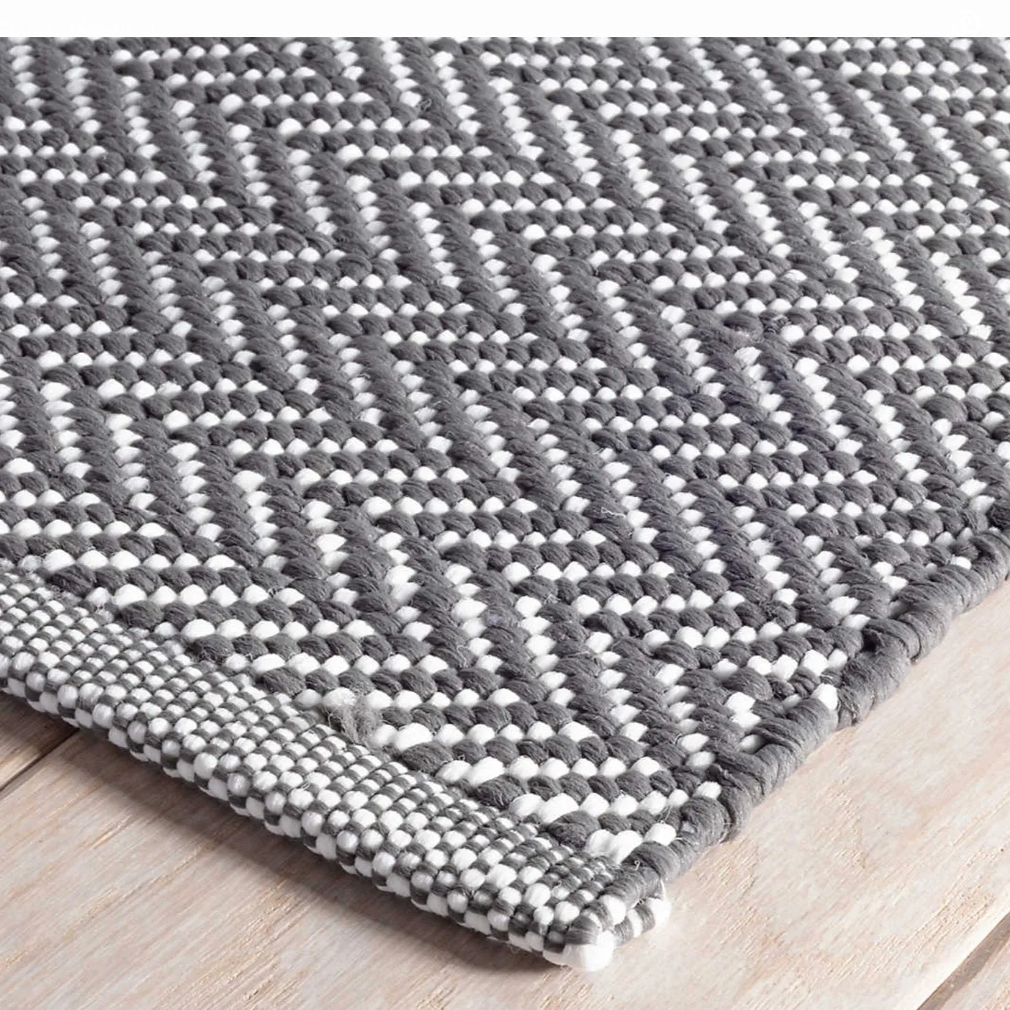 Herringbone Indoor/Outdoor Rug | Shale & White