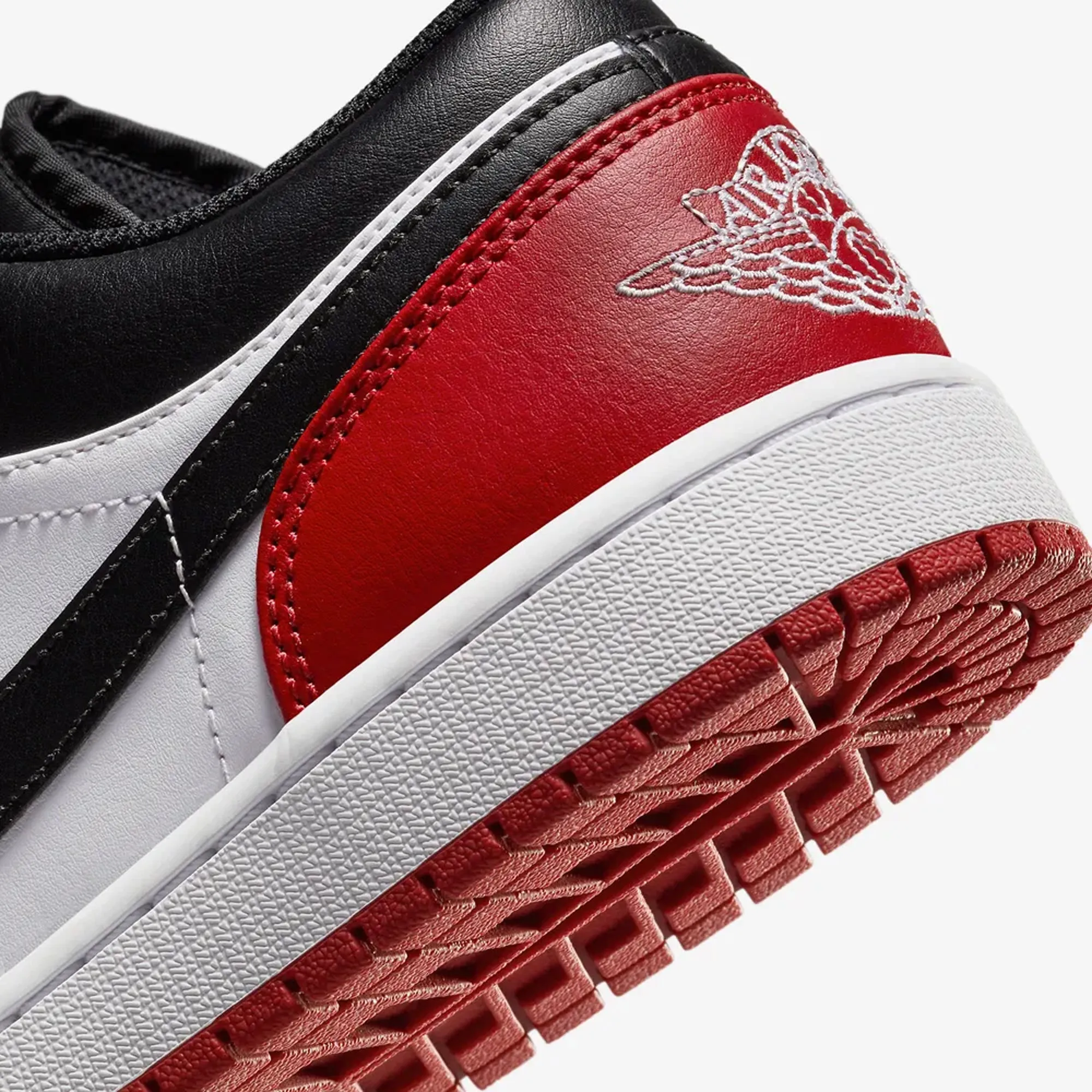 Jordan | AIR JORDAN 1 LOW  { WHITE/BLACK-VARSITY RED-WHITE