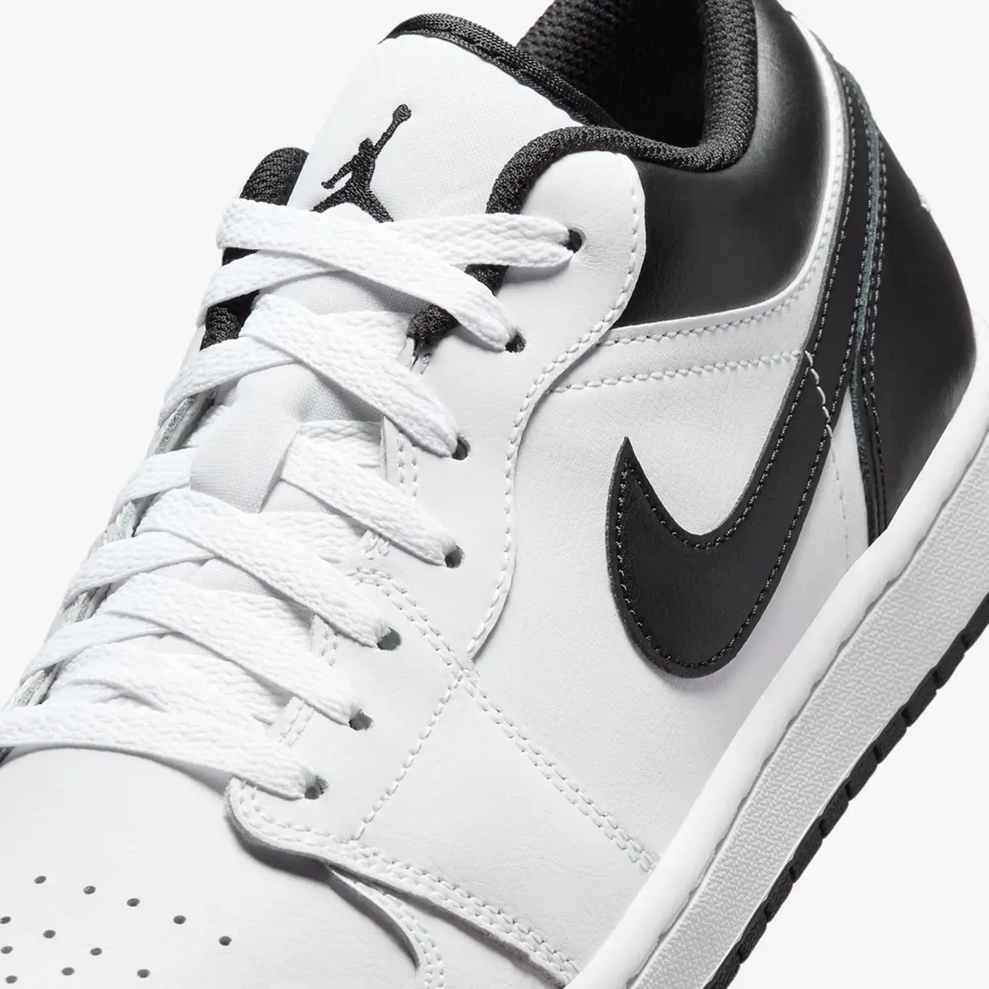 Jordan | AIR JORDAN 1 LOW  { WHITE/BLACK-WHITE