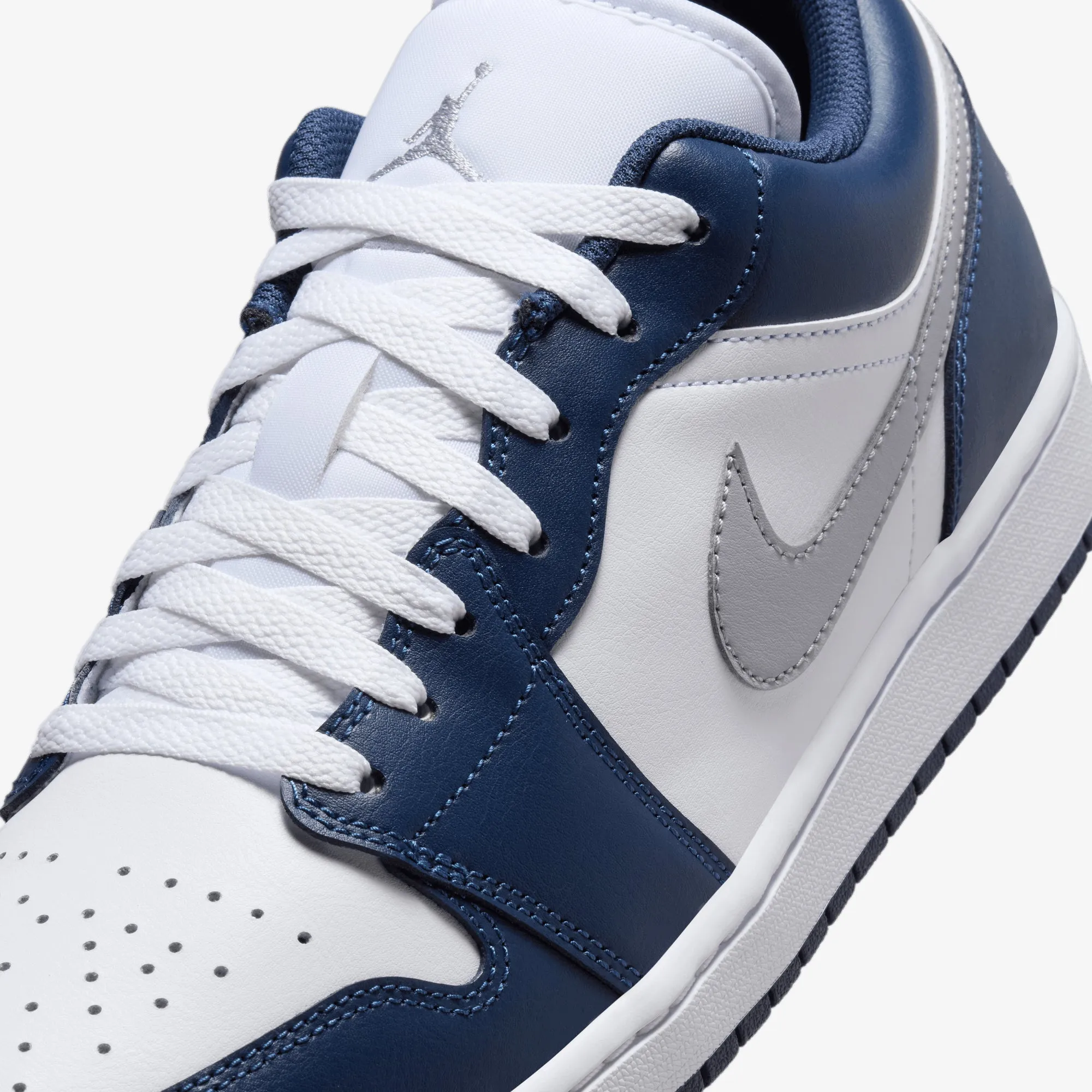 JORDAN | AIR JORDAN 1 LOW { WHITE/WOLF GREY-MIDNIGHT NAVY