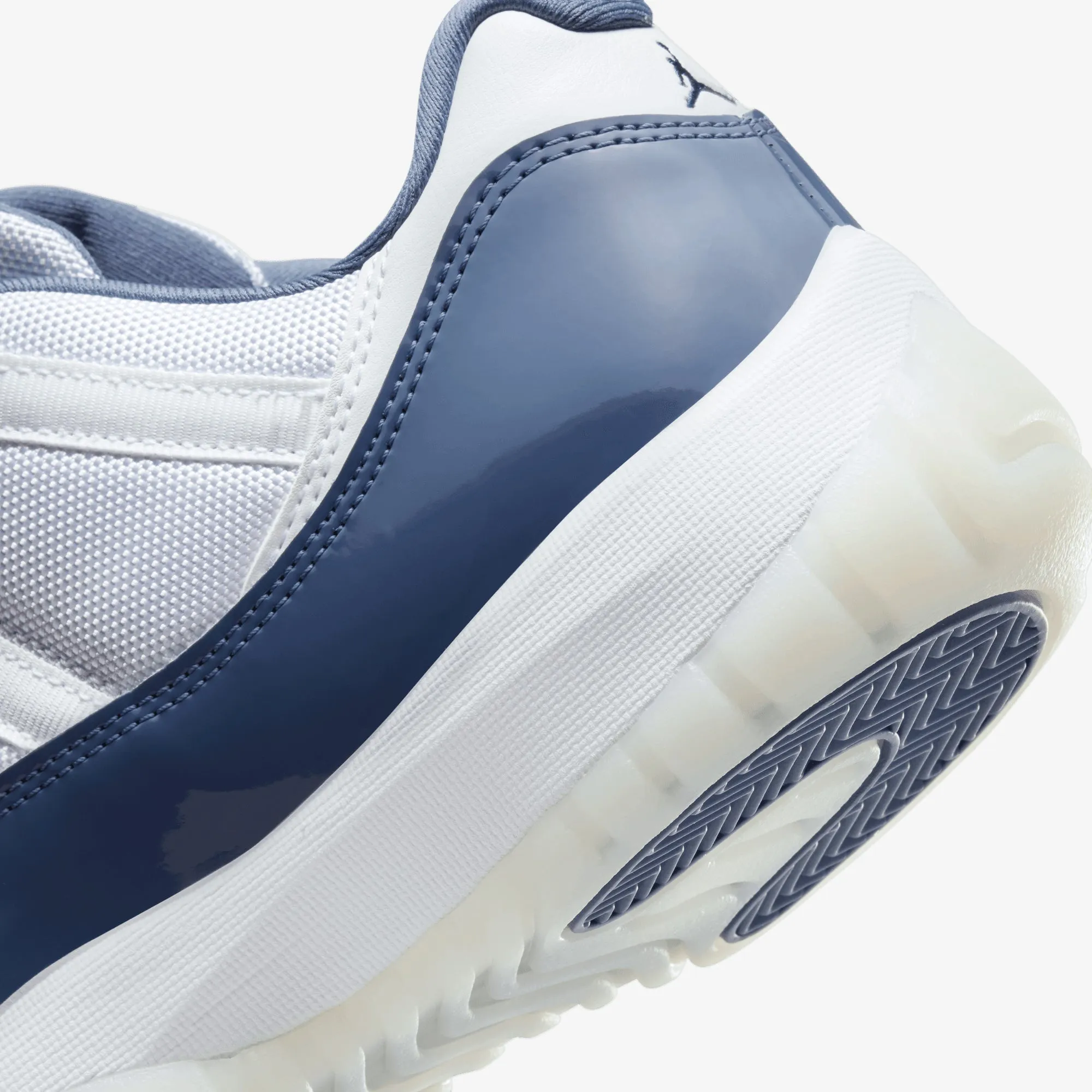 JORDAN | AIR JORDAN 11 RETRO LOW { WHITE/MIDNIGHT NAVY-DIFFUSED BLUE