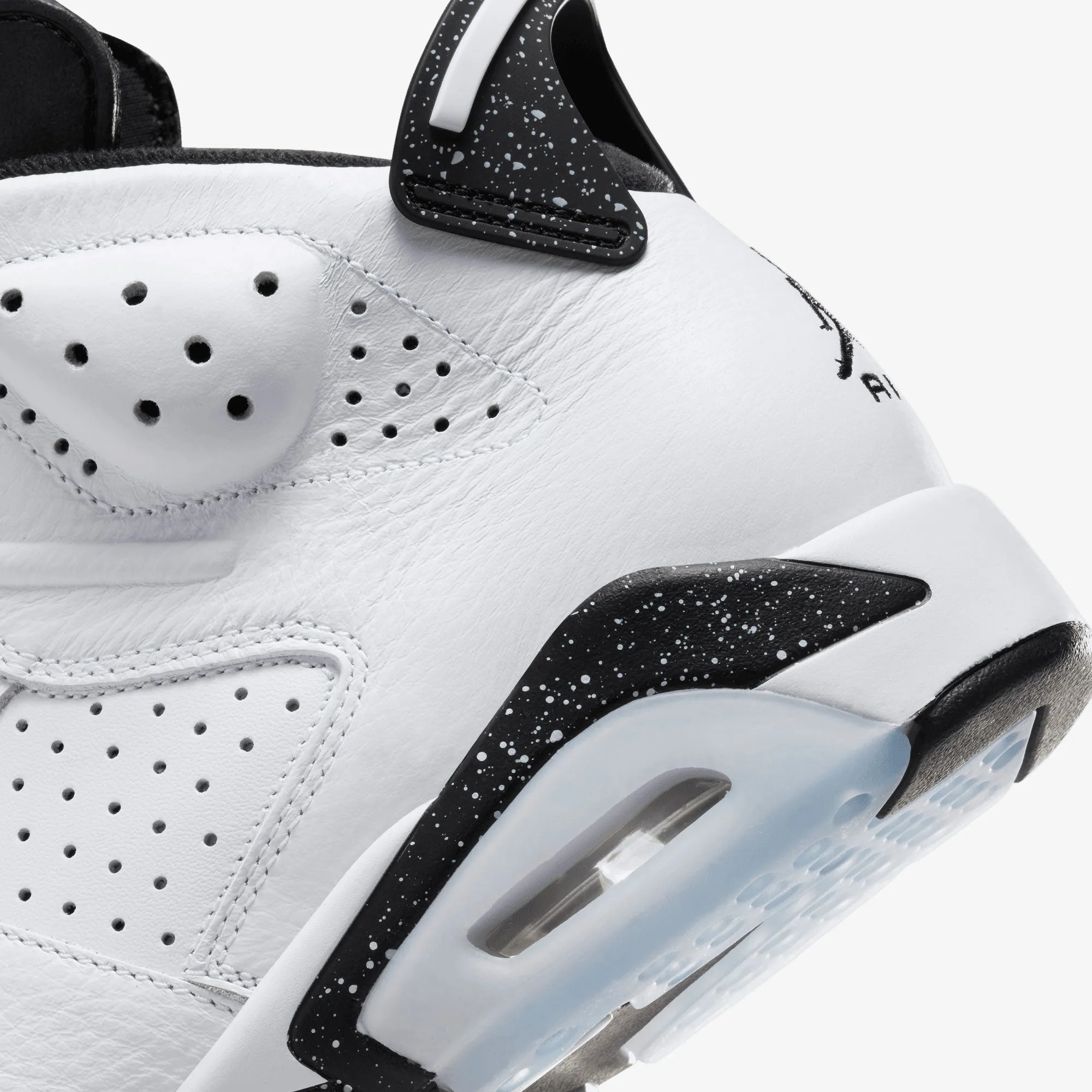 Jordan | AIR JORDAN 6 RETRO { WHITE/BLACK