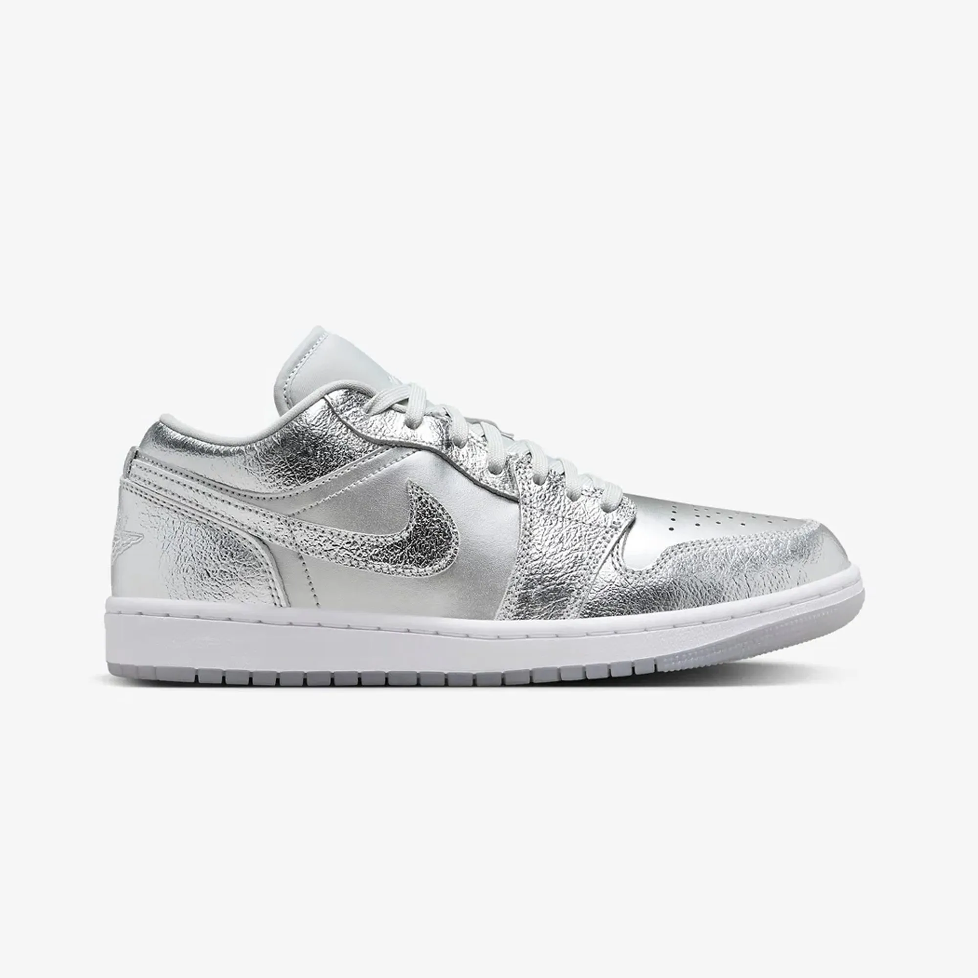 Jordan | WMN'S AIR JORDAN 1 LOW SE  { METALLIC SILVER/PHOTON DUST-WOLF GREY