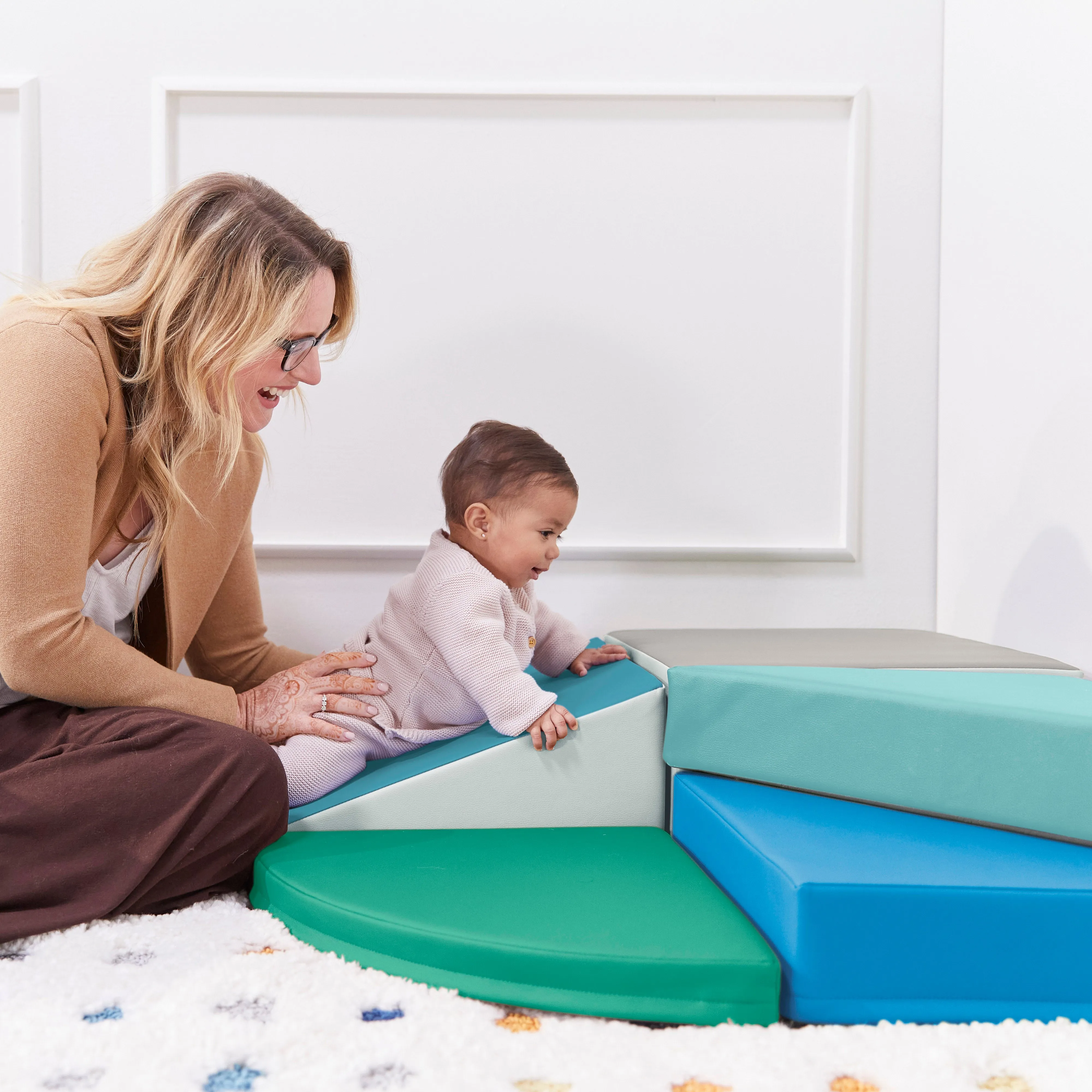 Junior Tiny Twisting Corner Climber, Beginner Playset, 5-Piece