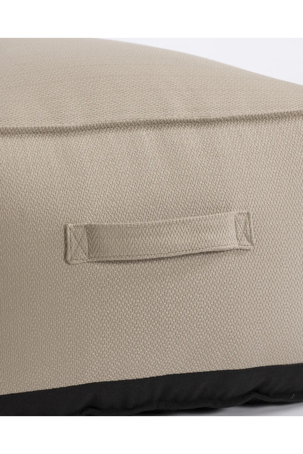 Lightweight Outdoor Pouf | Dareels Caccini
