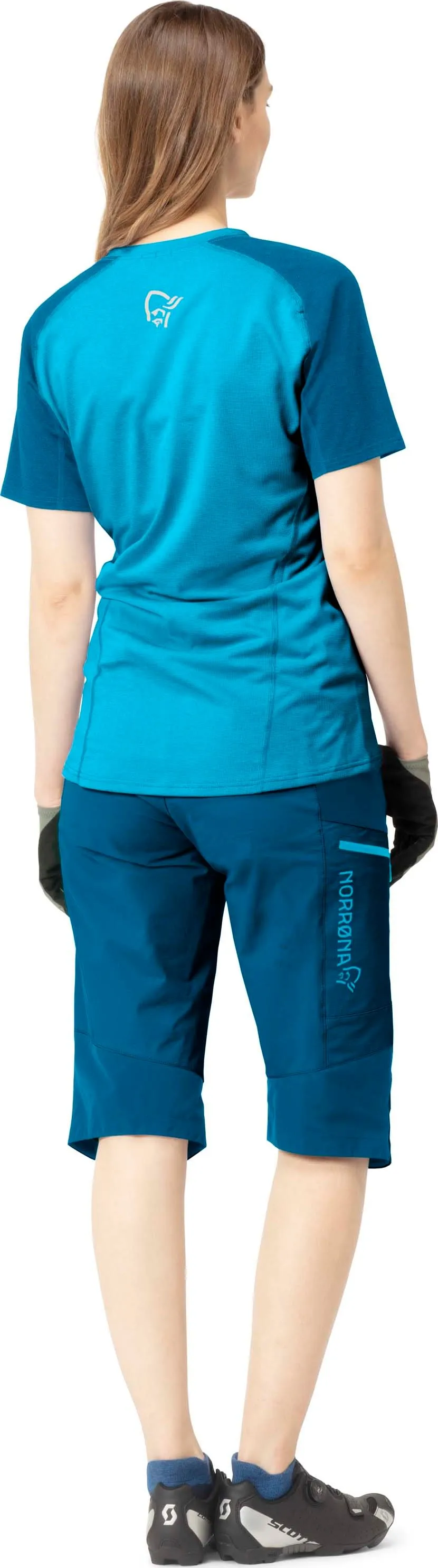 Norrøna Women&#x27;s Fjørå Equaliser Lightweight T-Shirt Mykonos Blue/Aquarius | Buy Norrøna Women&#x27;s Fjørå Equaliser Lightweight T-Shirt Mykonos Blue/Aquarius here | Outnorth