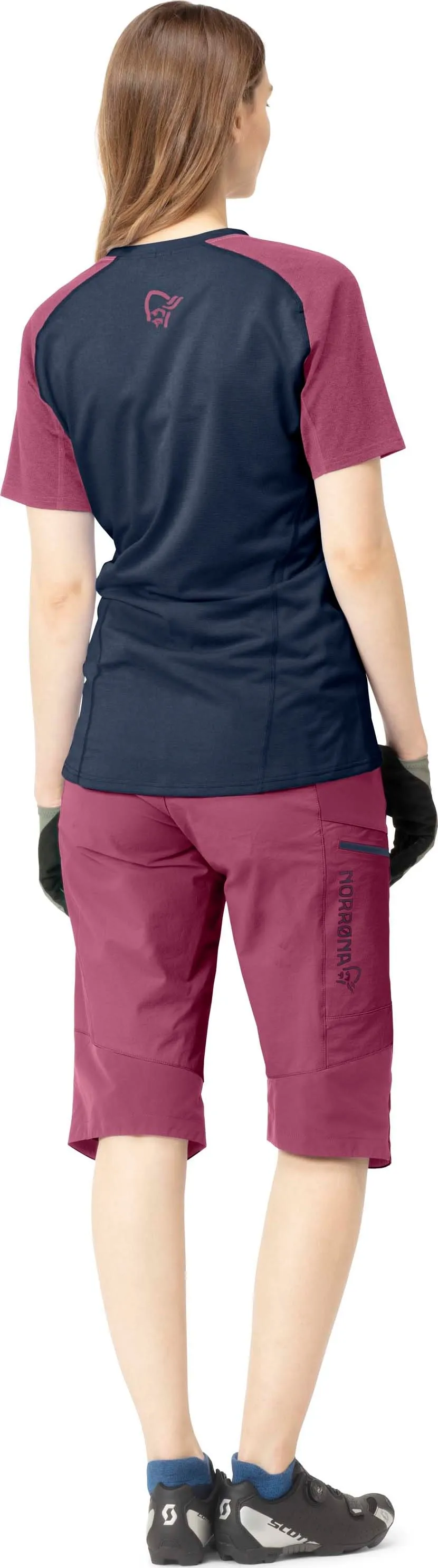 Norrøna Women&#x27;s Fjørå Equaliser Lightweight T-Shirt Violet Quartz/Indigo Night | Buy Norrøna Women&#x27;s Fjørå Equaliser Lightweight T-Shirt Violet Quartz/Indigo Night here | Outnorth