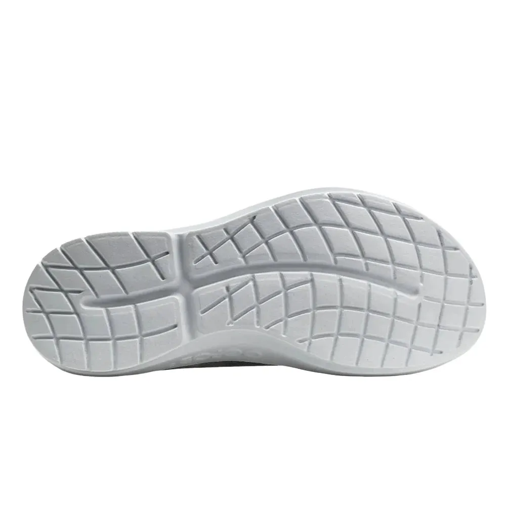 Women's Oofos OOmg eeZee Color: Green Camo