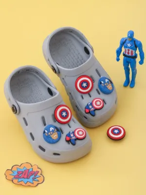 Yellow Bee Boys’ Marvel Captain America Clogs with Shield & Character Charms – Grey