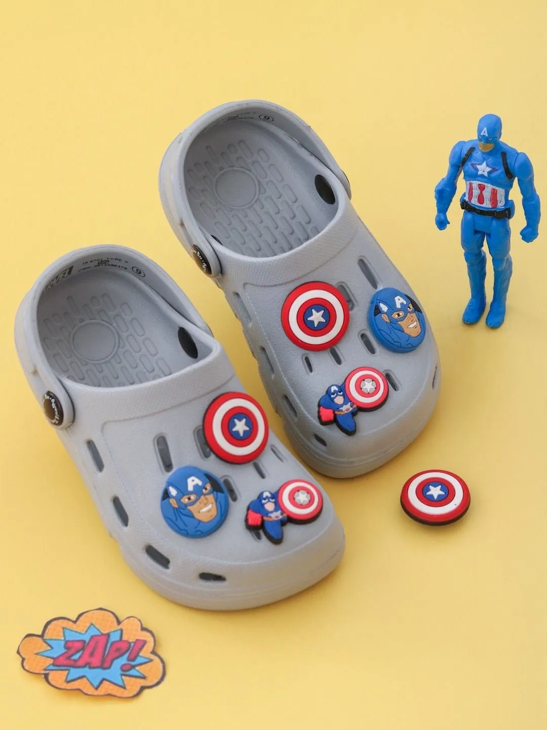 Yellow Bee Boys’ Marvel Captain America Clogs with Shield & Character Charms – Grey
